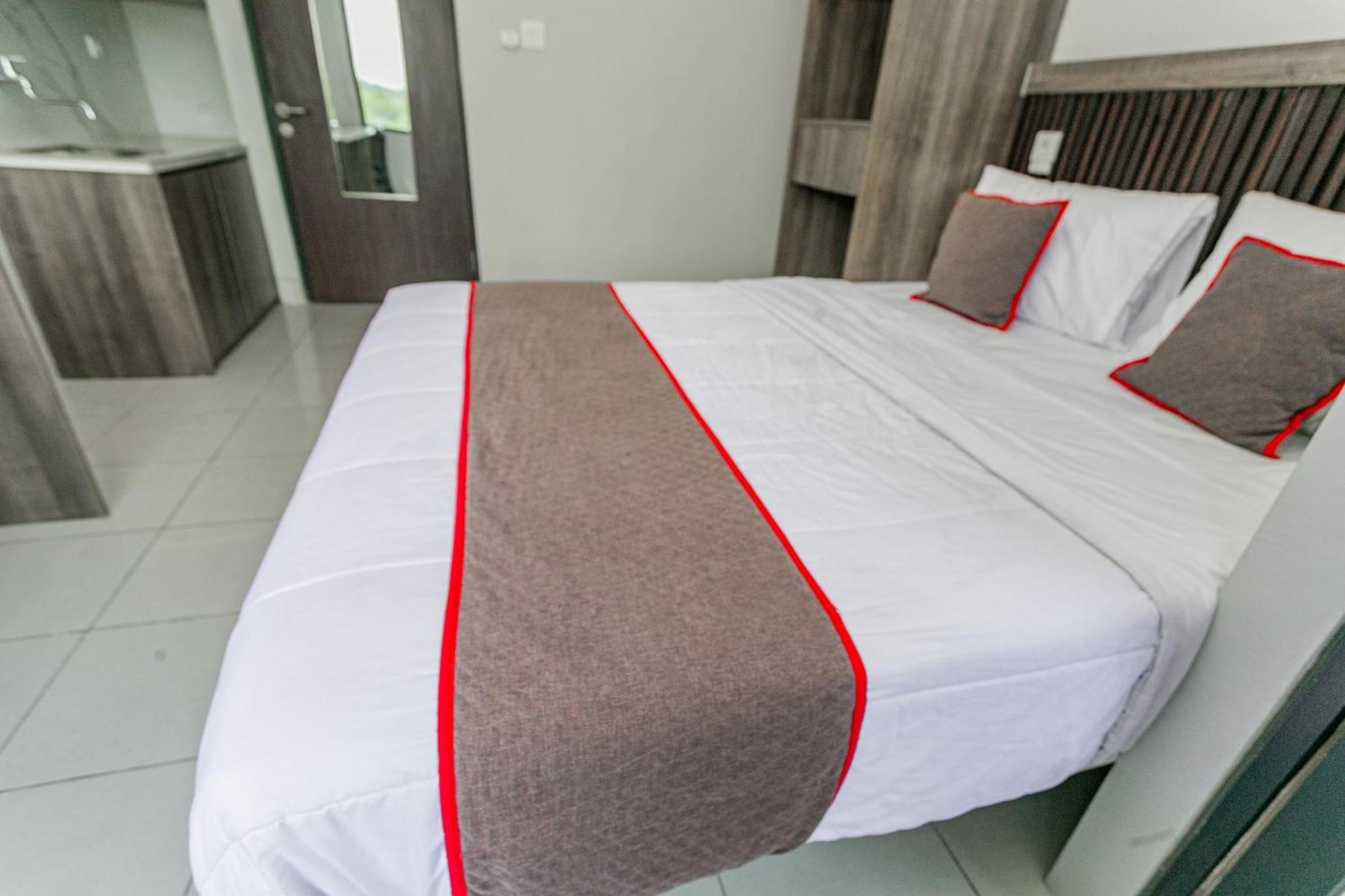 Hotel O Apartment Riverdale Cikarang Near Sgc Mall Bekasi Eksteriør billede